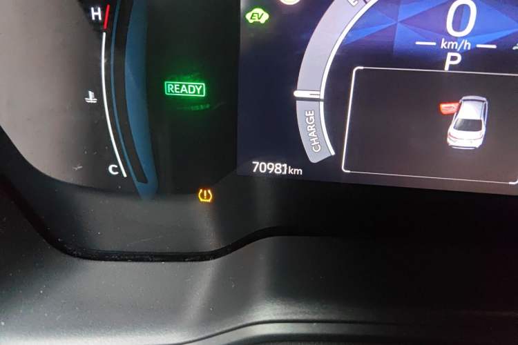 Used Toyota Corolla 2024 1.8L Smart Electric Hybrid Dual-Engine Elite Edition Odometer Close Up