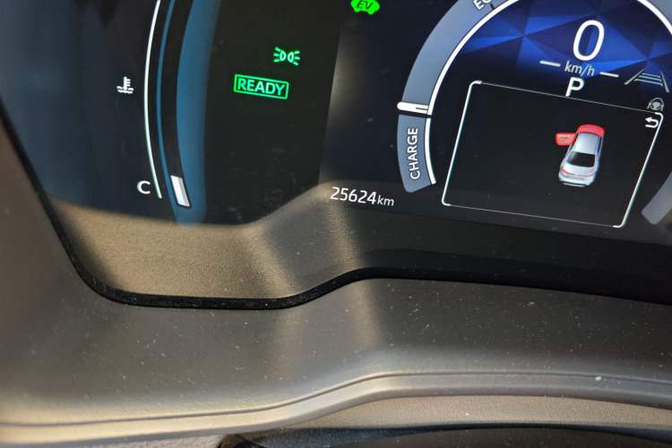 Used Toyota Corolla 2024 1.8L Smart Electric Hybrid Dual-Engine Elite Edition Odometer Close Up