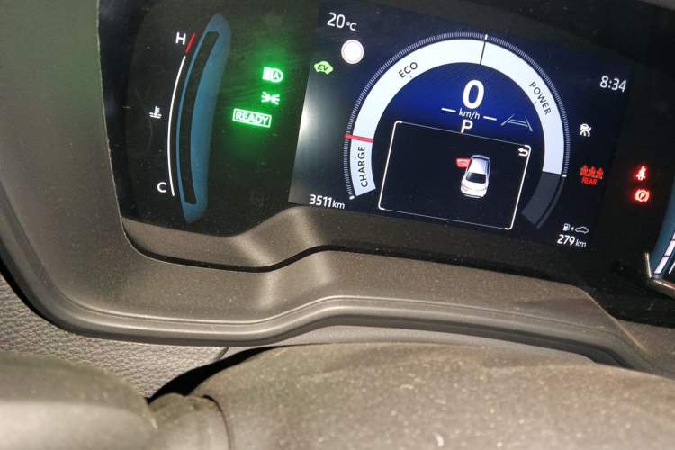 Used Toyota Corolla 2024 1.8L Smart Electric Hybrid Dual-Engine Elite Edition Odometer Close Up