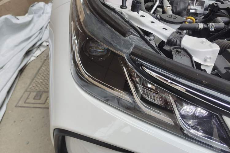Used Toyota Corolla 2024 1.8L Smart Electric Hybrid Dual-Engine Pioneer Edition Right Front Headlight
