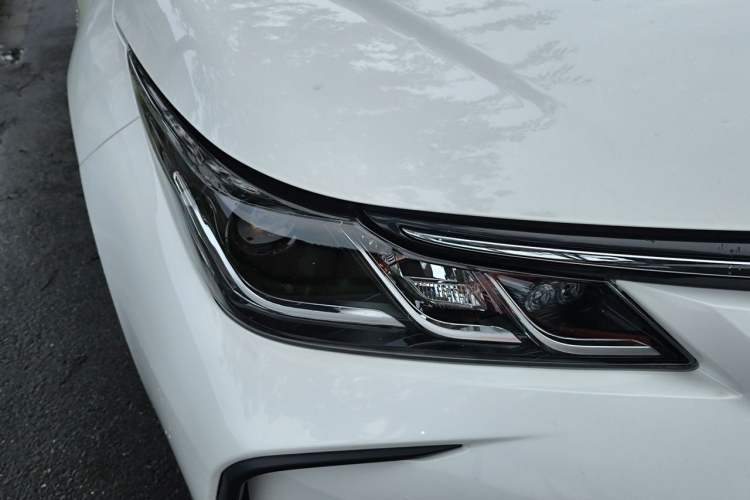 Used Toyota Corolla 2024 1.8L Smart Electric Hybrid Dual-Engine Pioneer Edition Right Front Headlight