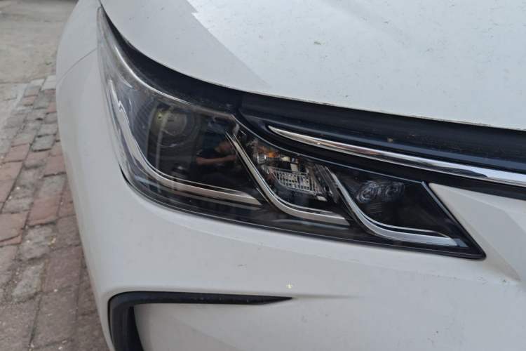 Used Toyota Corolla 2024 1.8L Smart Electric Hybrid Dual-Engine Elite Edition Right Front Headlight