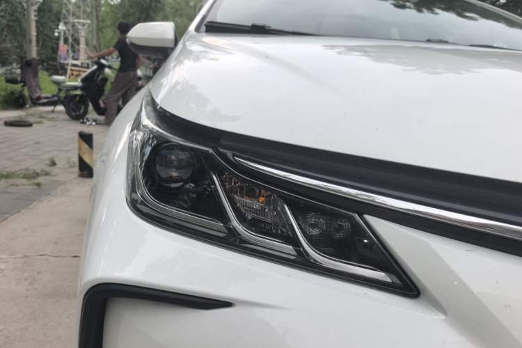 Used Toyota Corolla 2024 1.8L Smart Electric Hybrid Dual-Engine Elite Edition Right Front Headlight