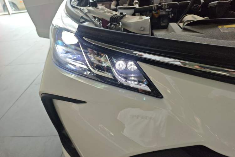 Used Toyota Corolla 2024 1.8L Smart Electric Hybrid Dual-Engine Pioneer Edition Right Front Headlight