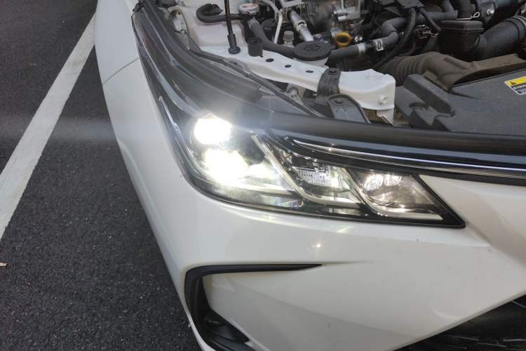 Used Toyota Corolla 2024 1.8L Smart Electric Hybrid Dual-Engine Elite Edition Right Front Headlight