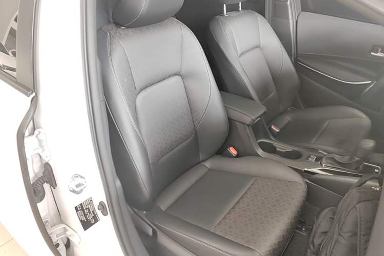 Used Toyota Corolla 2024 1.8L Smart Electric Hybrid Dual-Engine Elite Edition Right Front Seat
