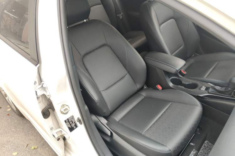 Used Toyota Corolla 2024 1.8L Smart Electric Hybrid Dual-Engine Elite Edition Right Front Seat