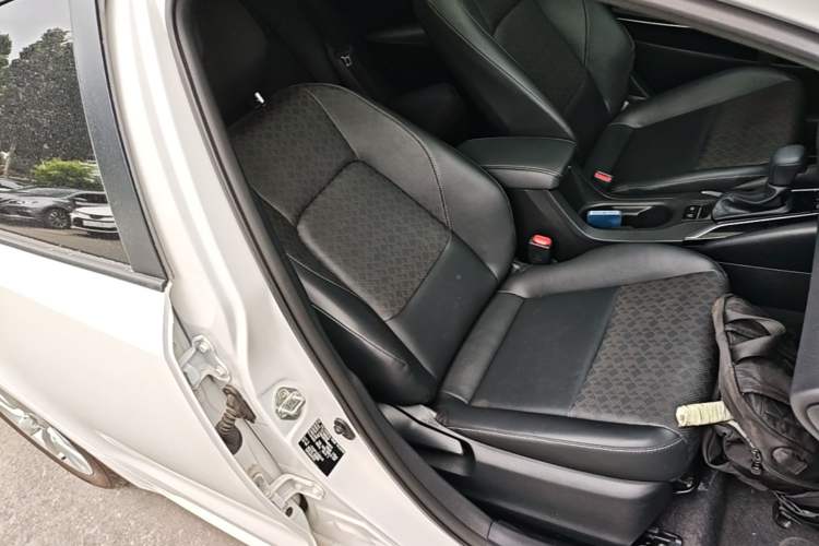 Used Toyota Corolla 2024 1.8L Smart Electric Hybrid Dual-Engine Elite Edition Right Front Seat