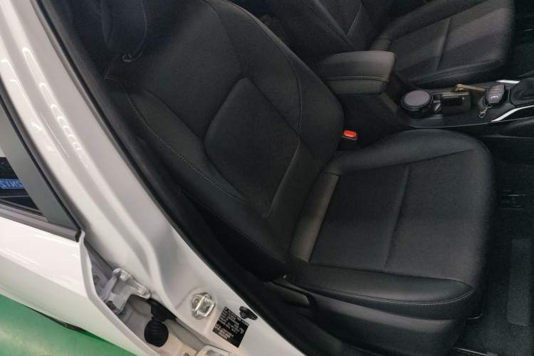 Used Toyota Corolla 2024 1.8L Smart Electric Hybrid Dual-Engine Elite Edition Right Front Seat