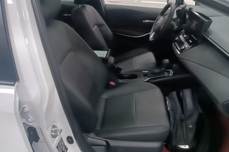Used Toyota Corolla 2024 1.8L Smart Electric Hybrid Dual-Engine Elite Edition Right Front Seat