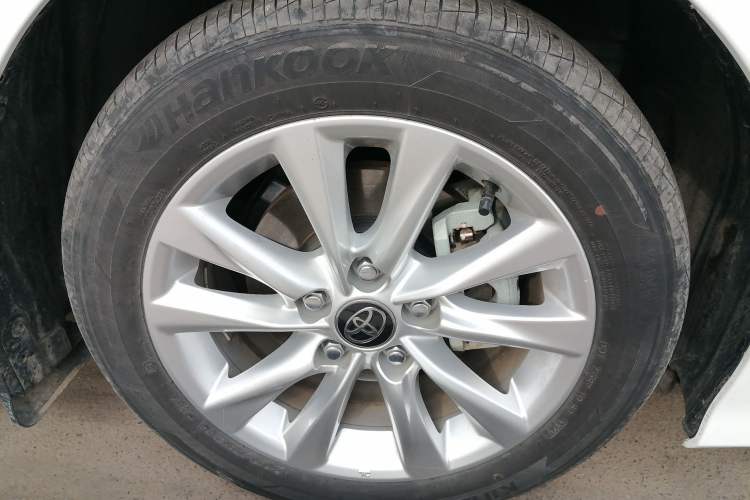Used Toyota Corolla 2024 1.8L Smart Electric Hybrid Dual-Engine Elite Edition Right Front Wheel Hub