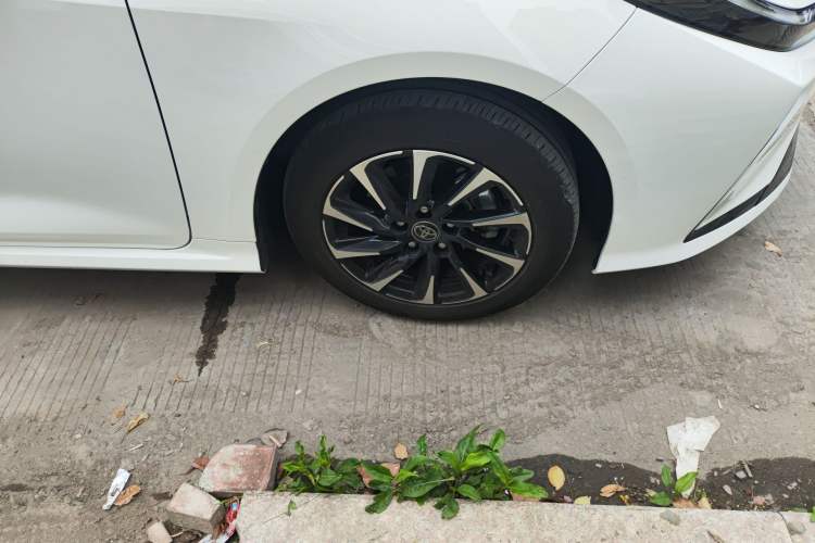 Used Toyota Corolla 2024 1.8L Smart Electric Hybrid Dual-Engine Elite Edition Right Front Wheel Hub