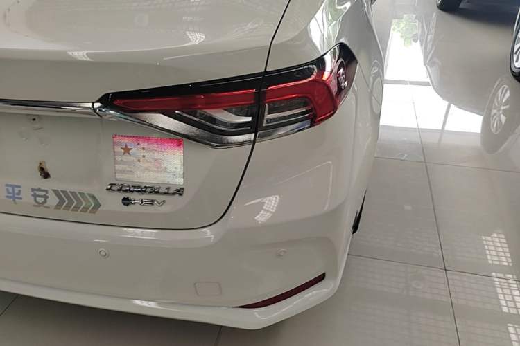 Used Toyota Corolla 2024 1.8L Smart Electric Hybrid Dual-Engine Elite Edition Right Rear Taillight