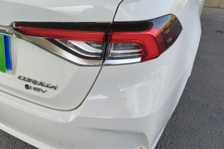 Used Toyota Corolla 2024 1.8L Smart Electric Hybrid Dual-Engine Elite Edition Right Rear Taillight