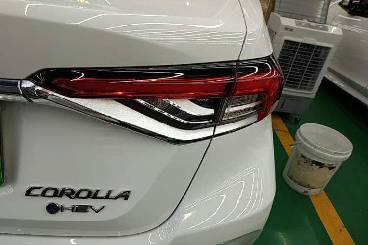 Used Toyota Corolla 2024 1.8L Smart Electric Hybrid Dual-Engine Elite Edition Right Rear Taillight
