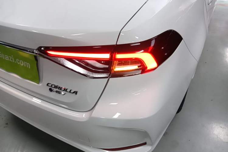 Used Toyota Corolla 2024 1.8L Smart Electric Hybrid Dual-Engine Elite Edition Right Rear Taillight
