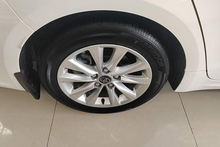 Used Toyota Corolla 2024 1.8L Smart Electric Hybrid Dual-Engine Elite Edition Right Rear Wheel Hub