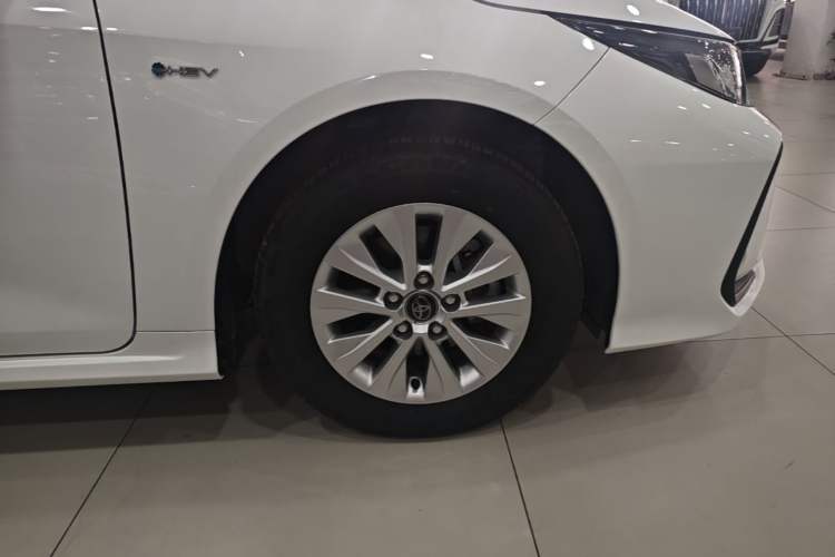 Used Toyota Corolla 2024 1.8L Smart Electric Hybrid Dual-Engine Pioneer Edition Right Rear Wheel Hub