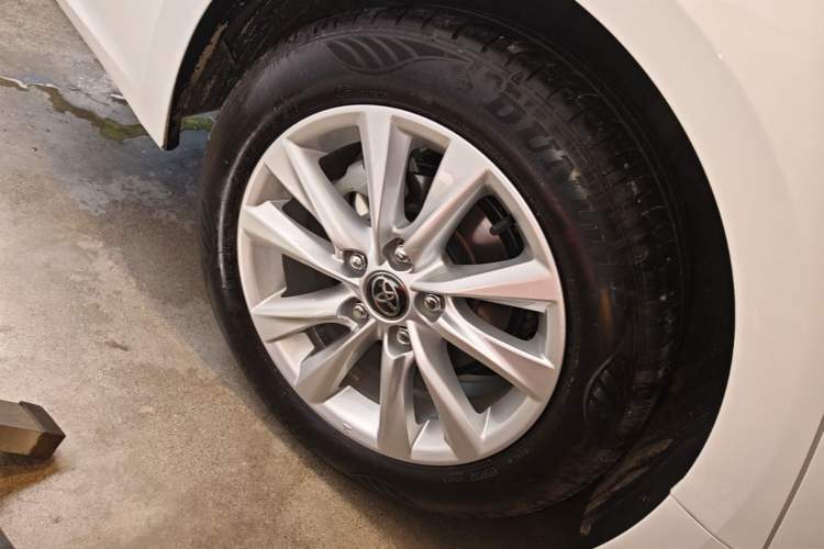 Used Toyota Corolla 2024 1.8L Smart Electric Hybrid Dual-Engine Elite Edition Right Rear Wheel Hub