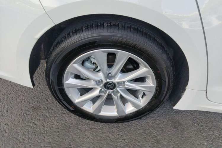 Used Toyota Corolla 2024 1.8L Smart Electric Hybrid Dual-Engine Elite Edition Right Rear Wheel Hub