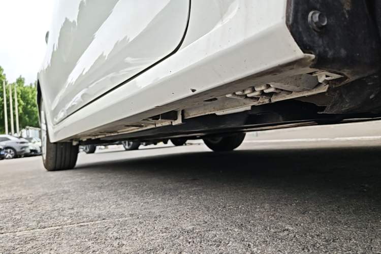 Used Toyota Corolla 2024 1.8L Smart Electric Hybrid Dual-Engine Elite Edition Right Side Sill