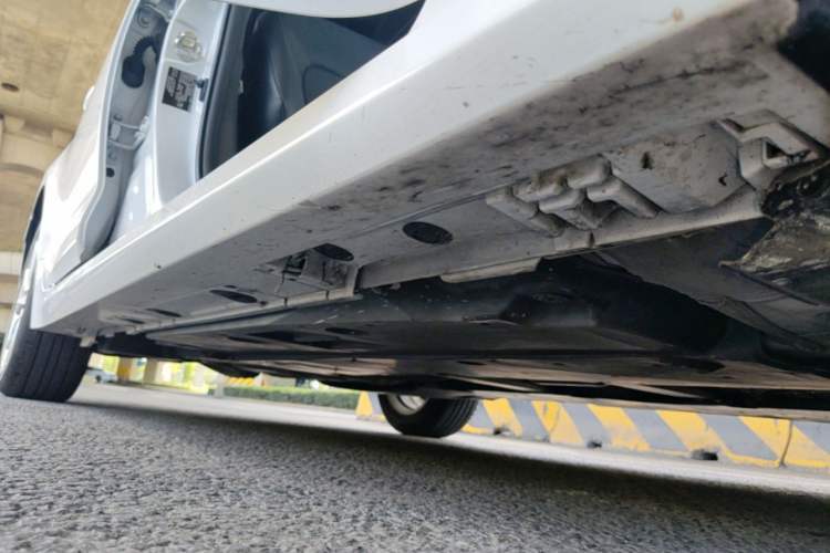 Used Toyota Corolla 2024 1.8L Smart Electric Hybrid Dual-Engine Elite Edition Right Side Sill