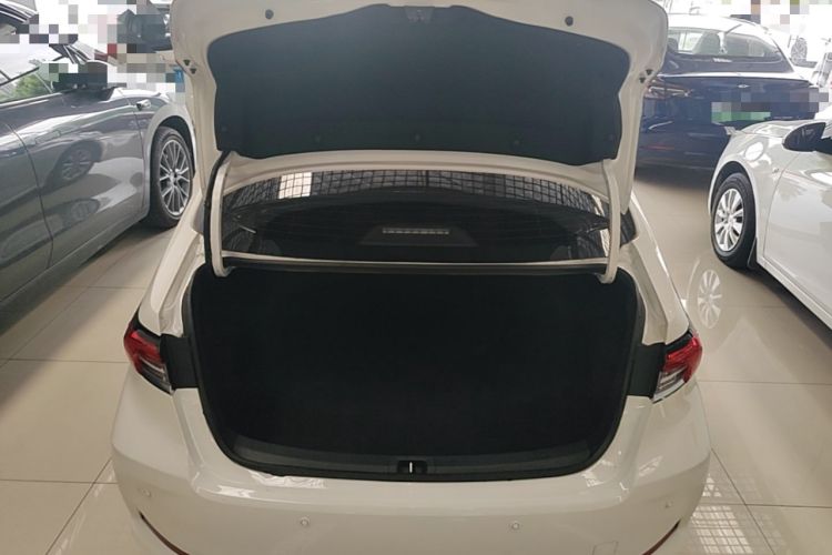 Used Toyota Corolla 2024 1.8L Smart Electric Hybrid Dual-Engine Elite Edition Trunk