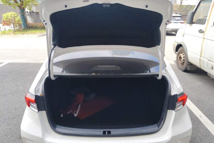 Used Toyota Corolla 2024 1.8L Smart Electric Hybrid Dual-Engine Elite Edition Trunk