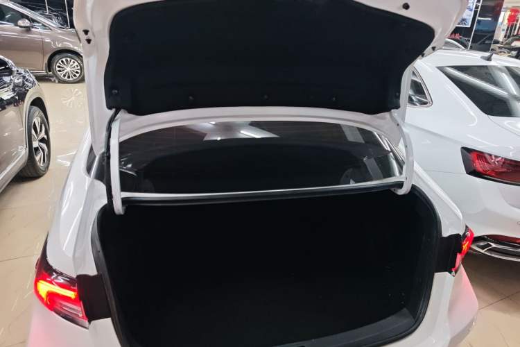 Used Toyota Corolla 2024 1.8L Smart Electric Hybrid Dual-Engine Elite Edition Trunk