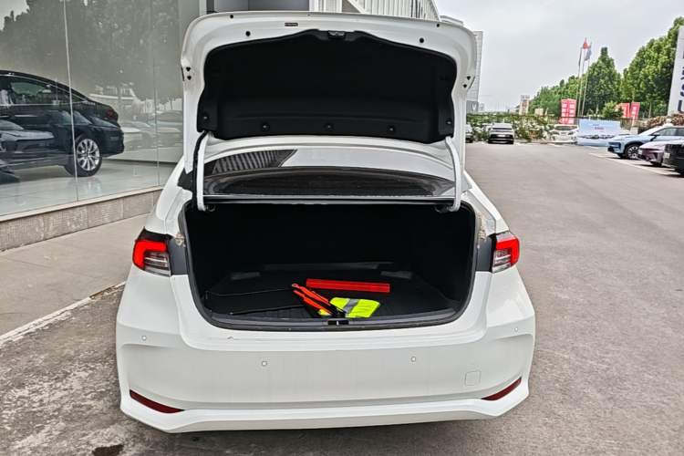 Used Toyota Corolla 2024 1.8L Smart Electric Hybrid Dual-Engine Elite Edition Trunk