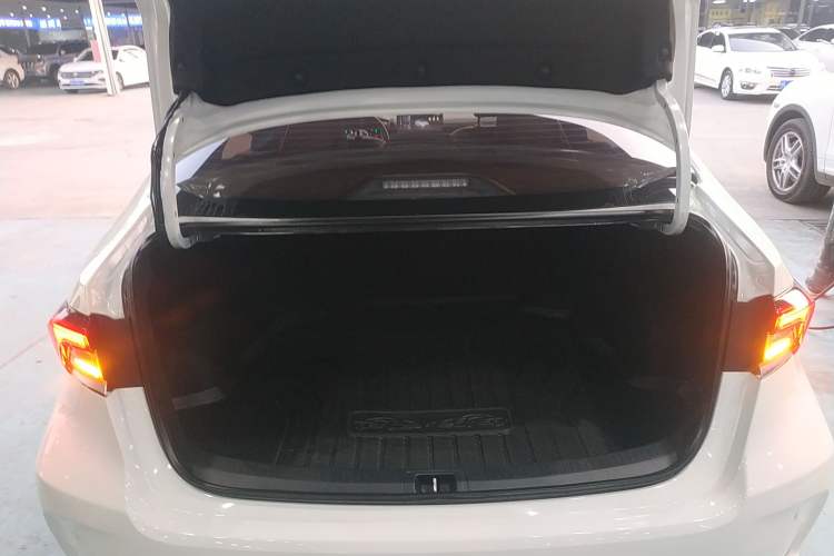 Used Toyota Corolla 2024 1.8L Smart Electric Hybrid Dual-Engine Pioneer Edition Trunk