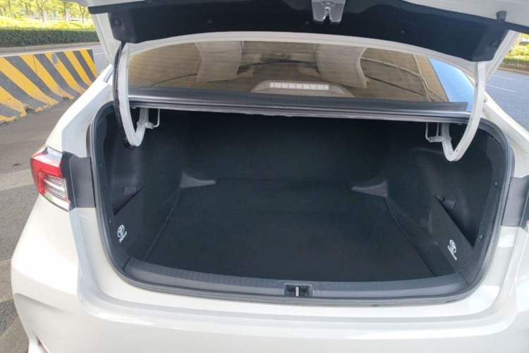 Used Toyota Corolla 2024 1.8L Smart Electric Hybrid Dual-Engine Elite Edition Trunk