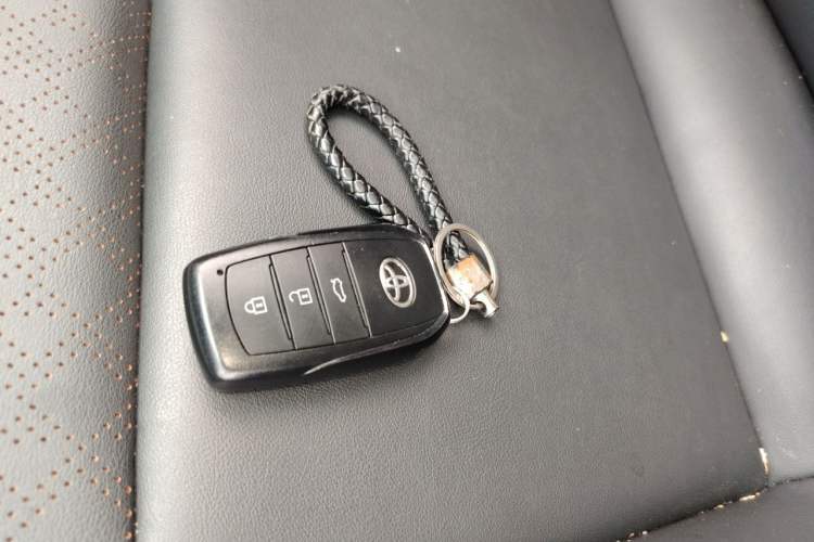 Used Toyota Corolla 2024 1.8L Smart Electric Hybrid Dual-Engine Elite Edition Vehicle Key