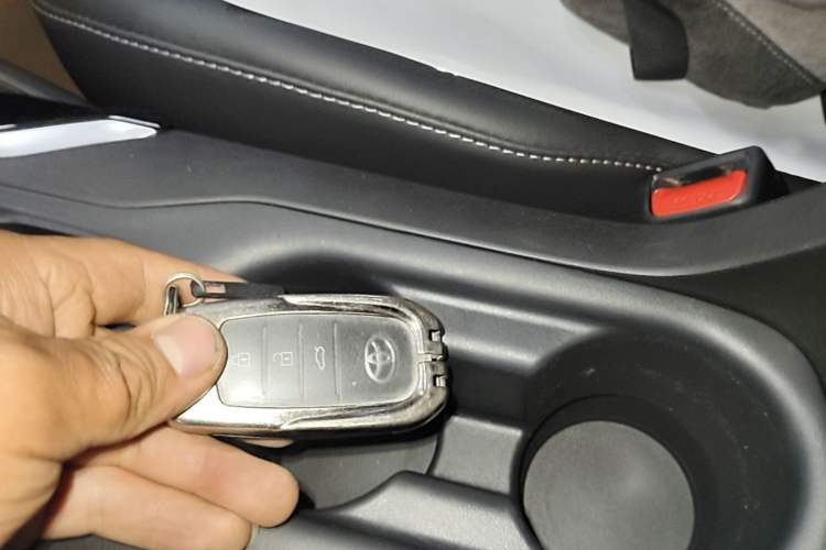 Used Toyota Corolla 2024 1.8L Smart Electric Hybrid Dual-Engine Elite Edition Vehicle Key