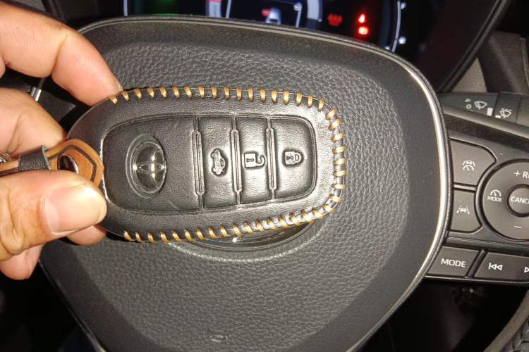 Used Toyota Corolla 2024 1.8L Smart Electric Hybrid Dual-Engine Elite Edition Vehicle Key