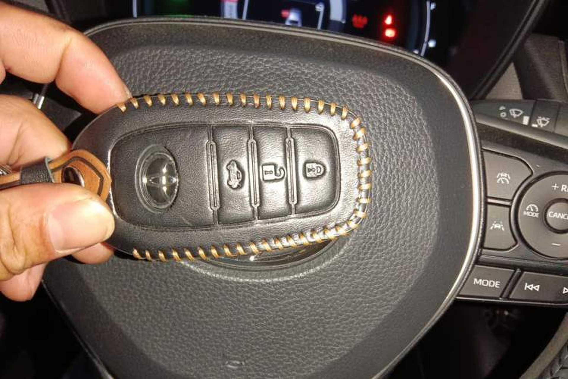 Used Toyota Corolla 2024 1.8L Smart Electric Hybrid Dual-Engine Elite Edition Vehicle Key