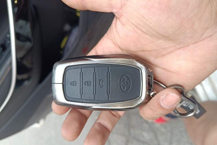 Used Toyota Corolla 2024 1.8L Smart Electric Hybrid Dual-Engine Pioneer Edition Vehicle Key