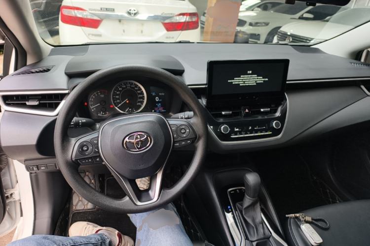 Used Toyota Corolla 2025 Model 1.2T Elite Edition Center Console