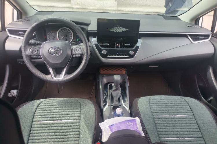 Used Toyota Corolla 2025 Model 1.2T Elite Edition Center Console
