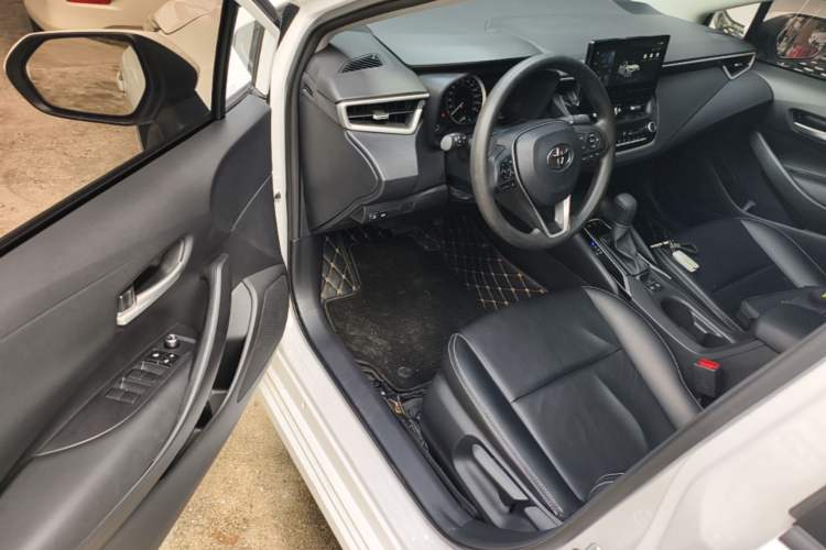 Used Toyota Corolla 2025 Model 1.2T Elite Edition Driver Seat
