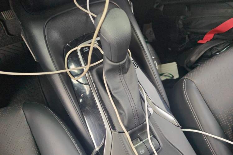 Used Toyota Corolla 2025 Model 1.8L Smart Electric Hybrid Dual-Engine Pioneer Edition Gear Lever