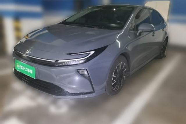 Used Toyota Corolla 2026 Model 1.8L Dual-Engine Elite Edition