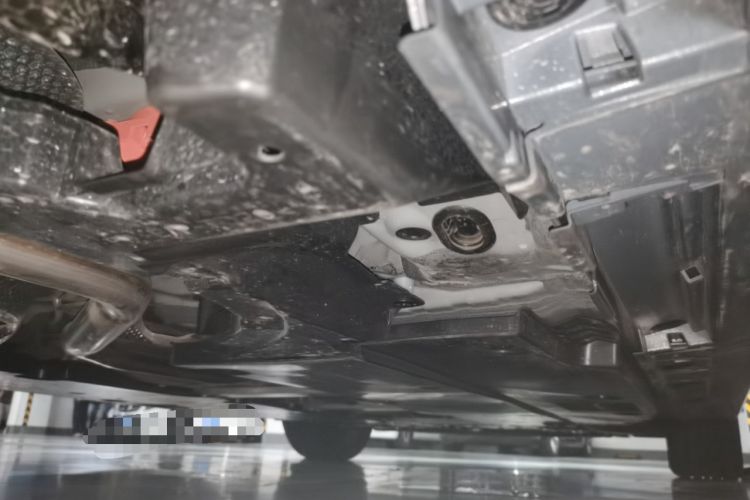 Used Toyota Corolla 2026 Model 1.8L Dual-Engine Elite Edition Chassis Rear Right
