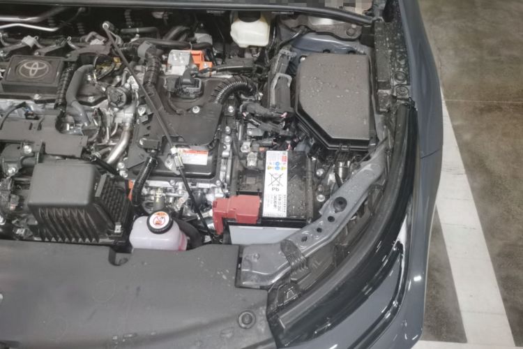 Used Toyota Corolla 2026 Model 1.8L Dual-Engine Elite Edition Engine Bay Left