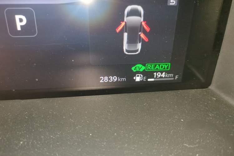 Used Toyota Corolla 2026 Model 1.8L Dual-Engine Elite Edition Odometer Close Up