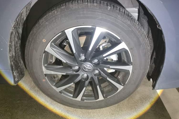 Used Toyota Corolla 2026 Model 1.8L Dual-Engine Elite Edition Right Front Wheel Hub