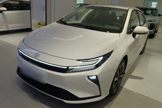 Used Toyota Corolla 2026 Model 1.8L Dual-Engine Elite Edition