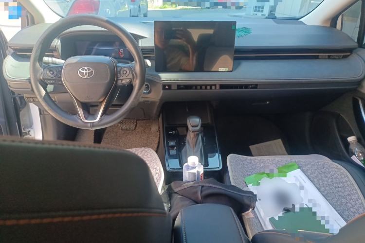 Used Toyota Corolla 2026 Model 1.8L Dual-Engine Elite Edition Center Console