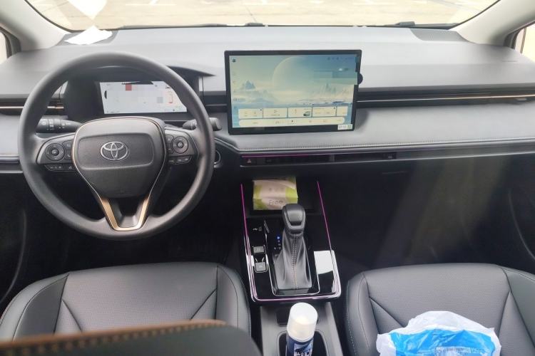 Used Toyota Corolla 2026 Model 1.8L Dual-Engine Elite Edition Center Console