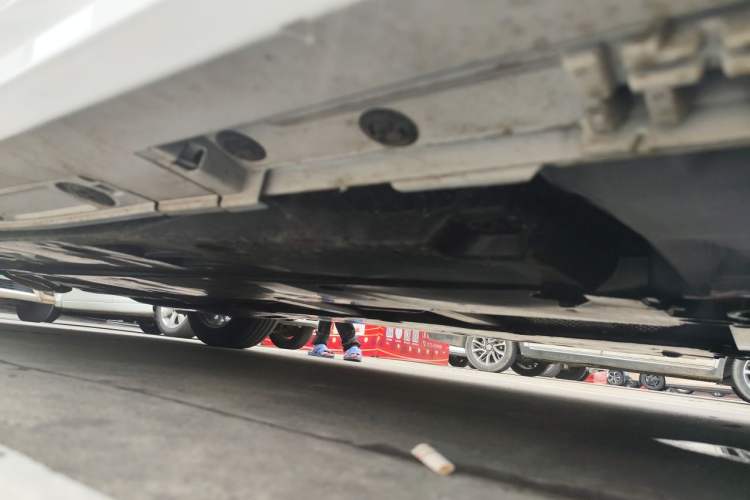 Used Toyota Corolla 2026 Model 1.8L Dual-Engine Elite Edition Chassis Front Right